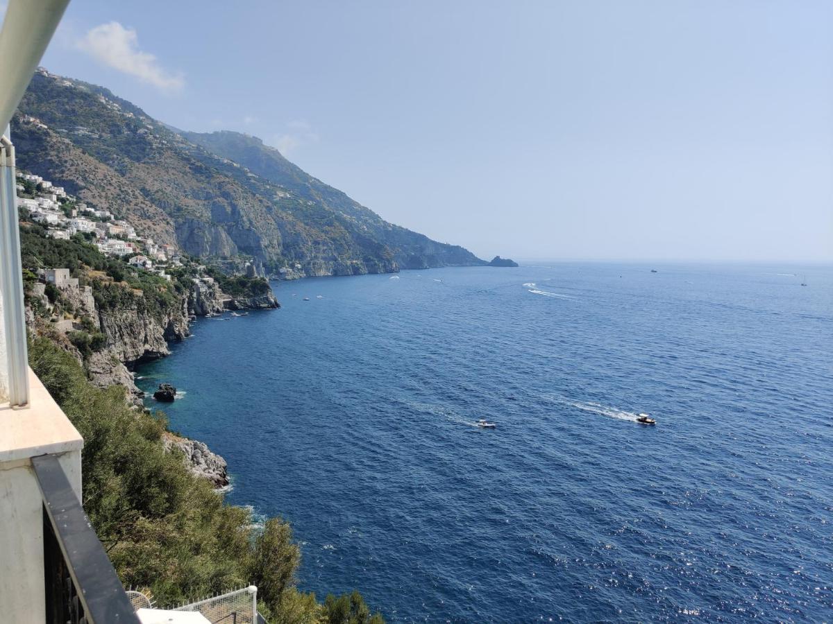 Casa La Scogliera Lägenhet Praiano Exteriör bild