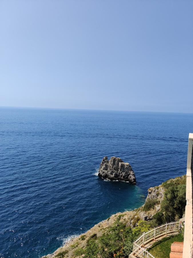 Casa La Scogliera Lägenhet Praiano Exteriör bild