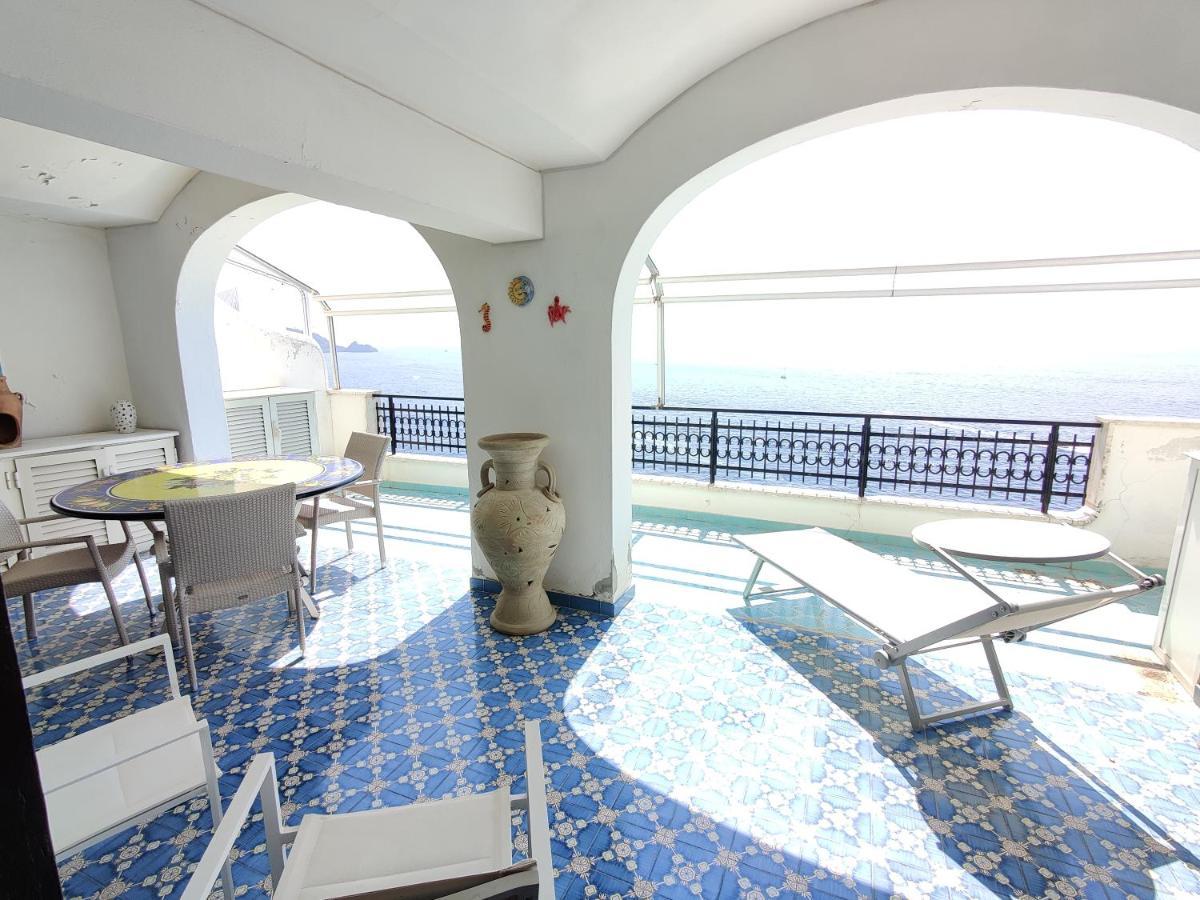 Casa La Scogliera Lägenhet Praiano Exteriör bild