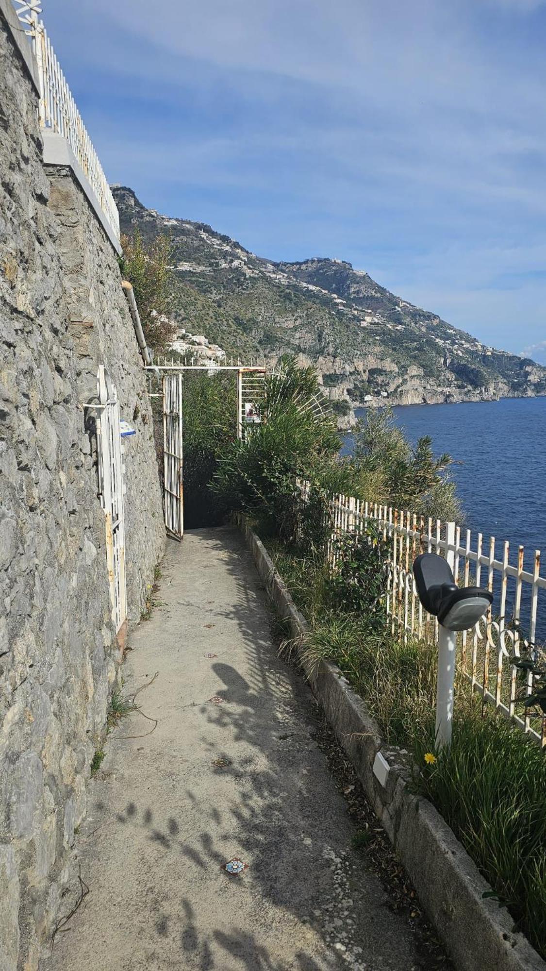 Casa La Scogliera Lägenhet Praiano Exteriör bild